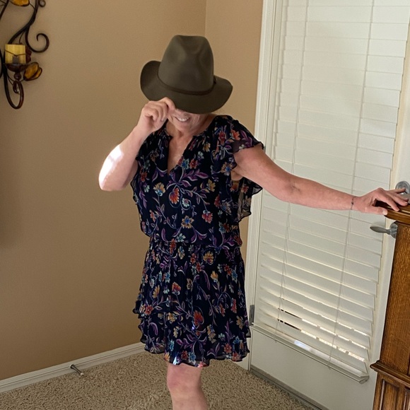 Meet your Posher, Michele - Picture 2 of 2